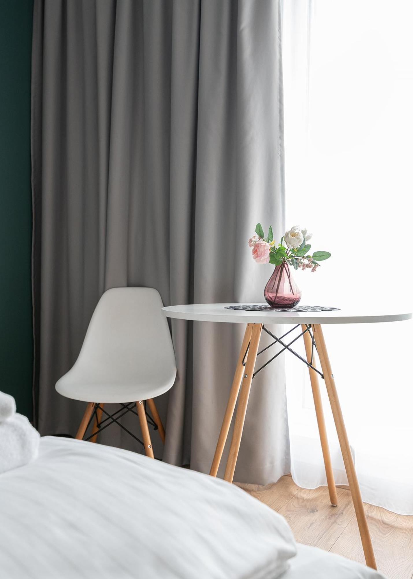 Rentplanet - Apartamenty Wolska ワルシャワ エクステリア 写真